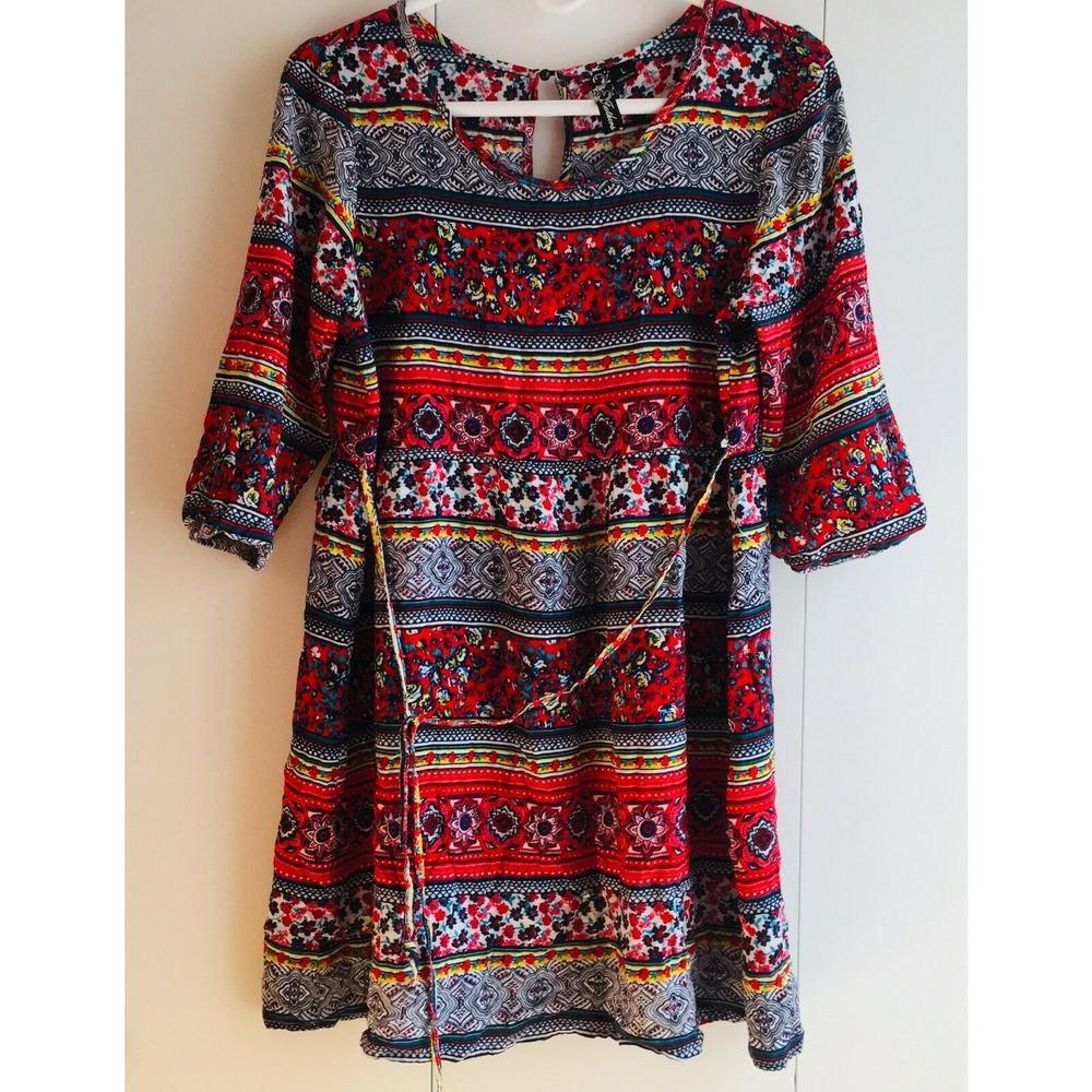 Feathers Dress Multicolor patterns Short Sleeves SZ Large